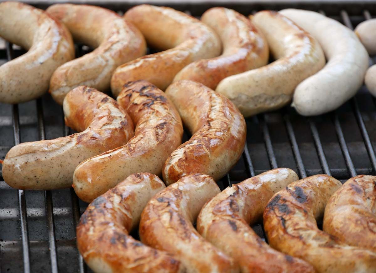 Frische Bratwurst vom Grill